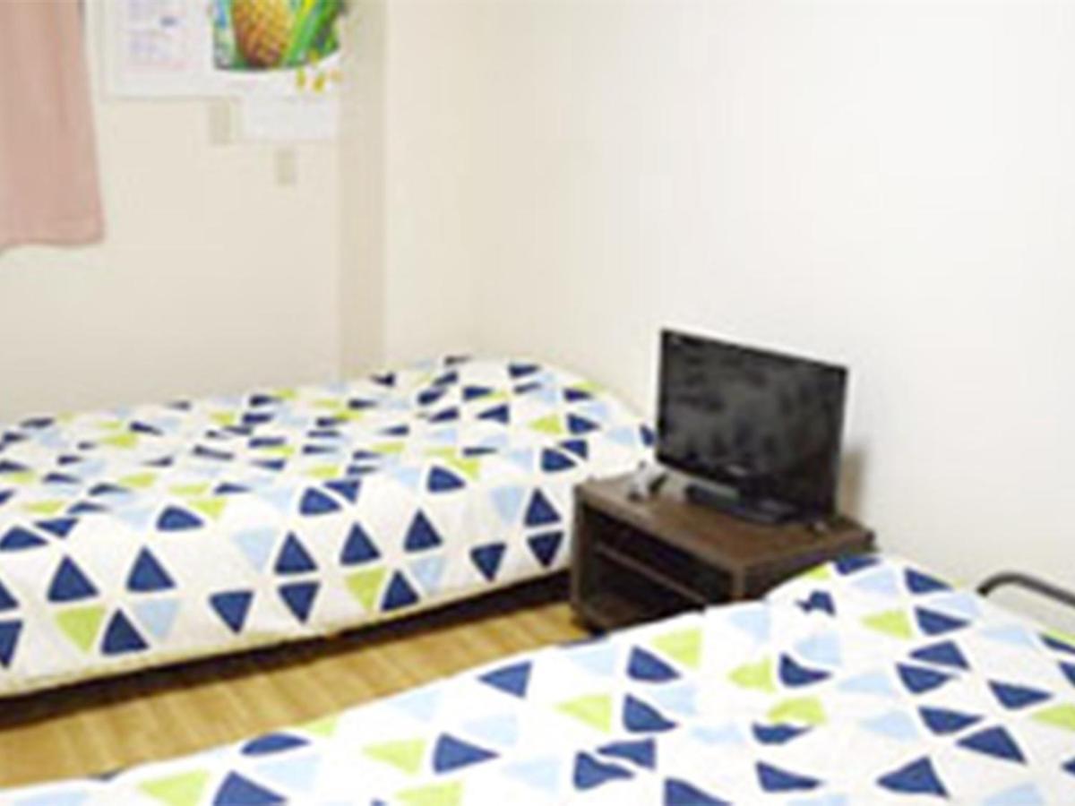 Guest House Fukutomi - Female Only Наха Екстериор снимка