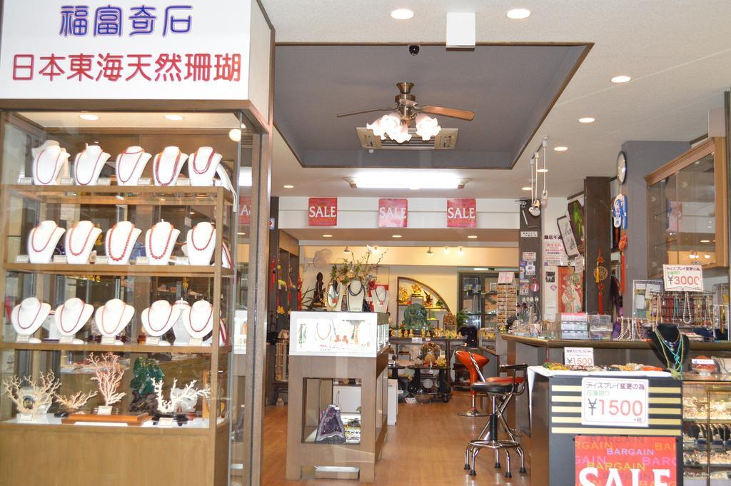 Guest House Fukutomi - Female Only Наха Екстериор снимка