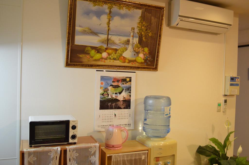 Guest House Fukutomi - Female Only Наха Екстериор снимка