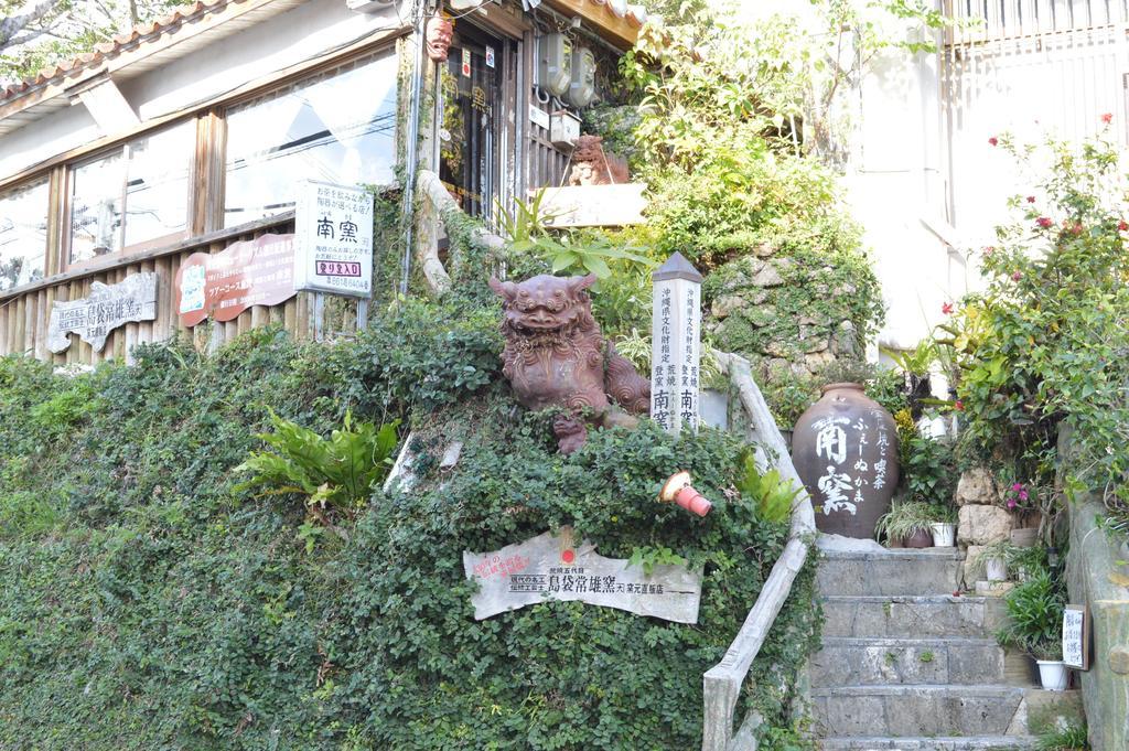 Guest House Fukutomi - Female Only Наха Екстериор снимка