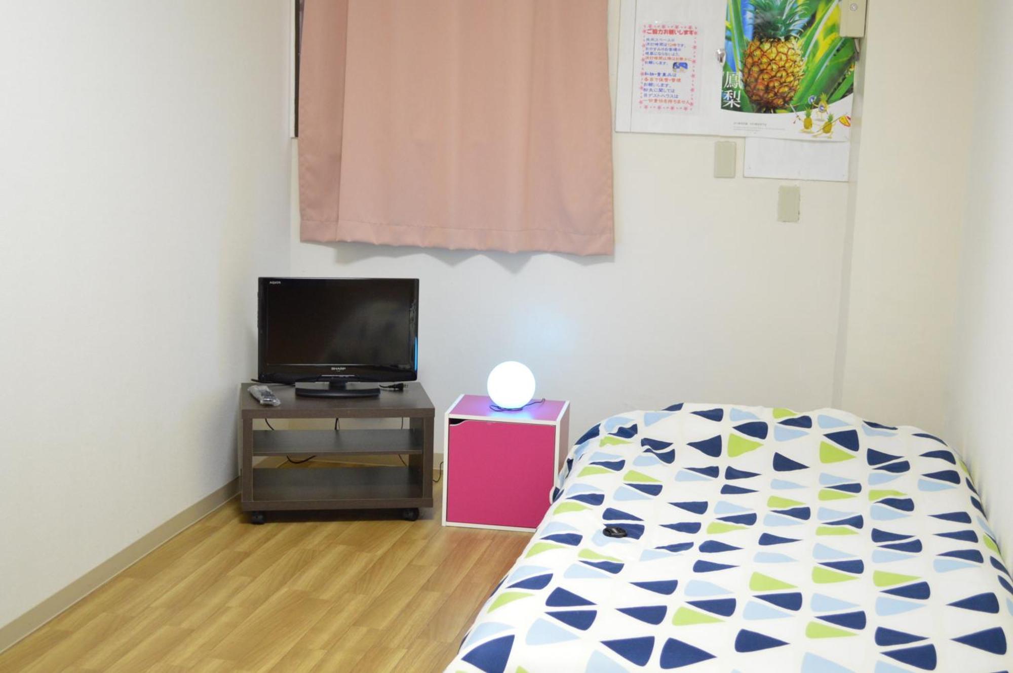 Guest House Fukutomi - Female Only Наха Екстериор снимка