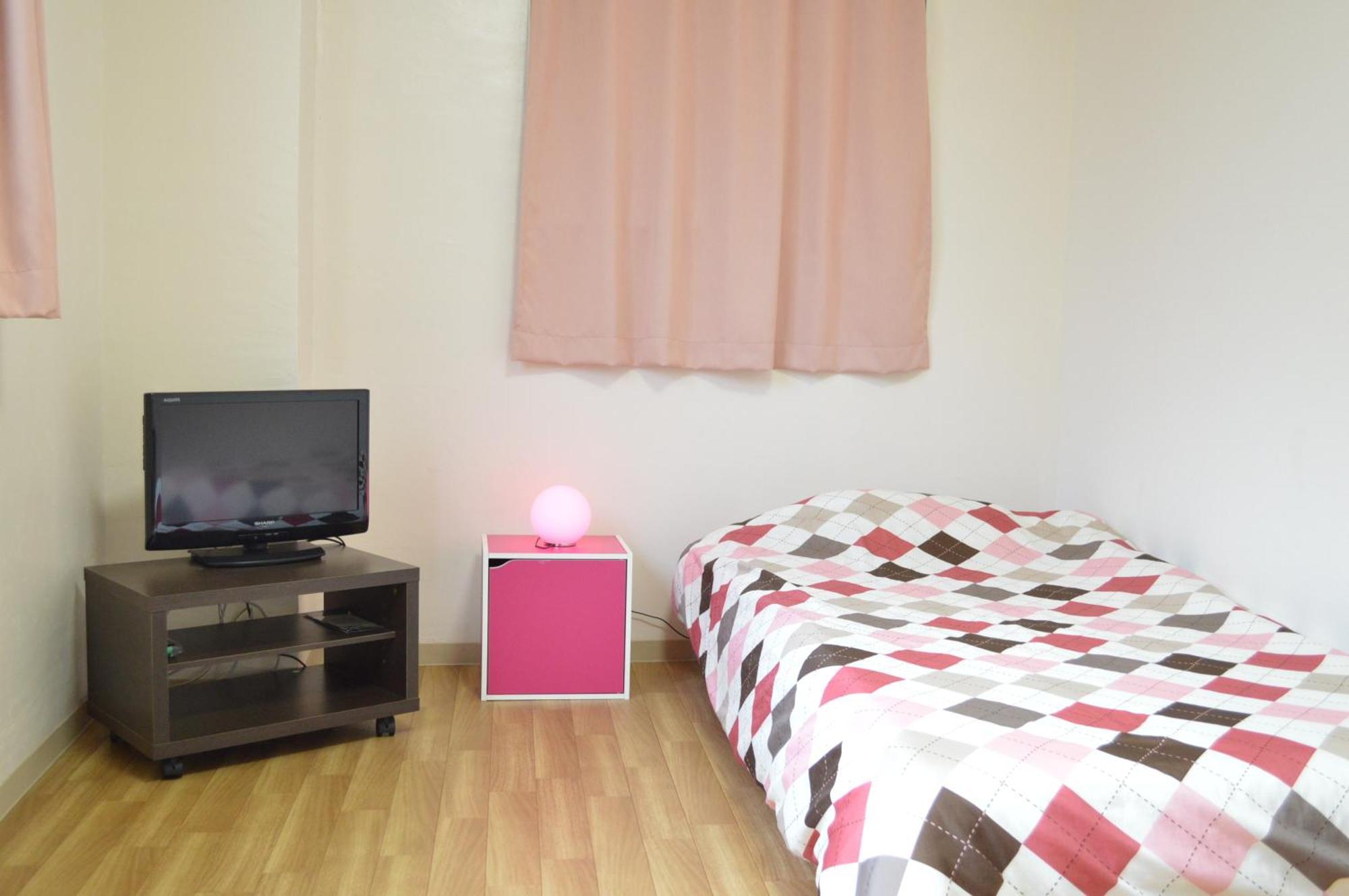 Guest House Fukutomi - Female Only Наха Стая снимка