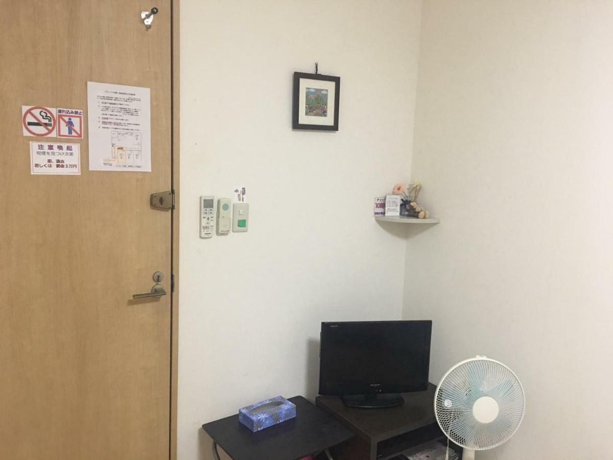 Guest House Fukutomi - Female Only Наха Екстериор снимка